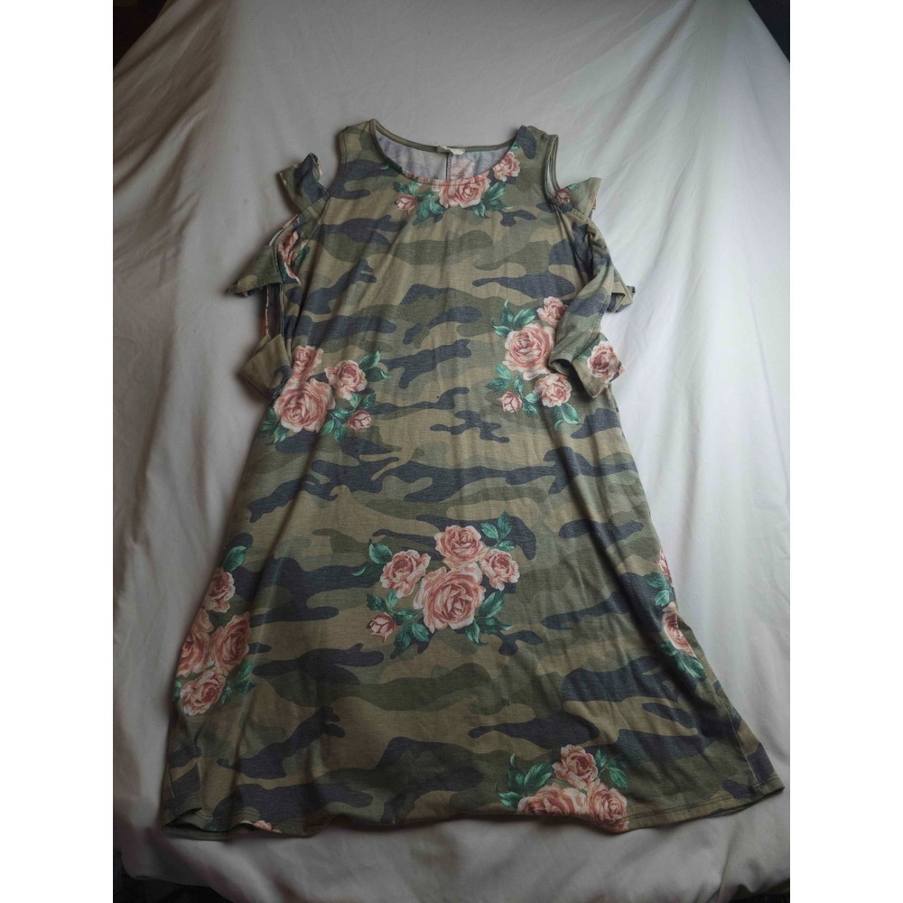 143 Story Shift Mini Dress Womens Medium Green Camo Floral Casual Cold Shoulder